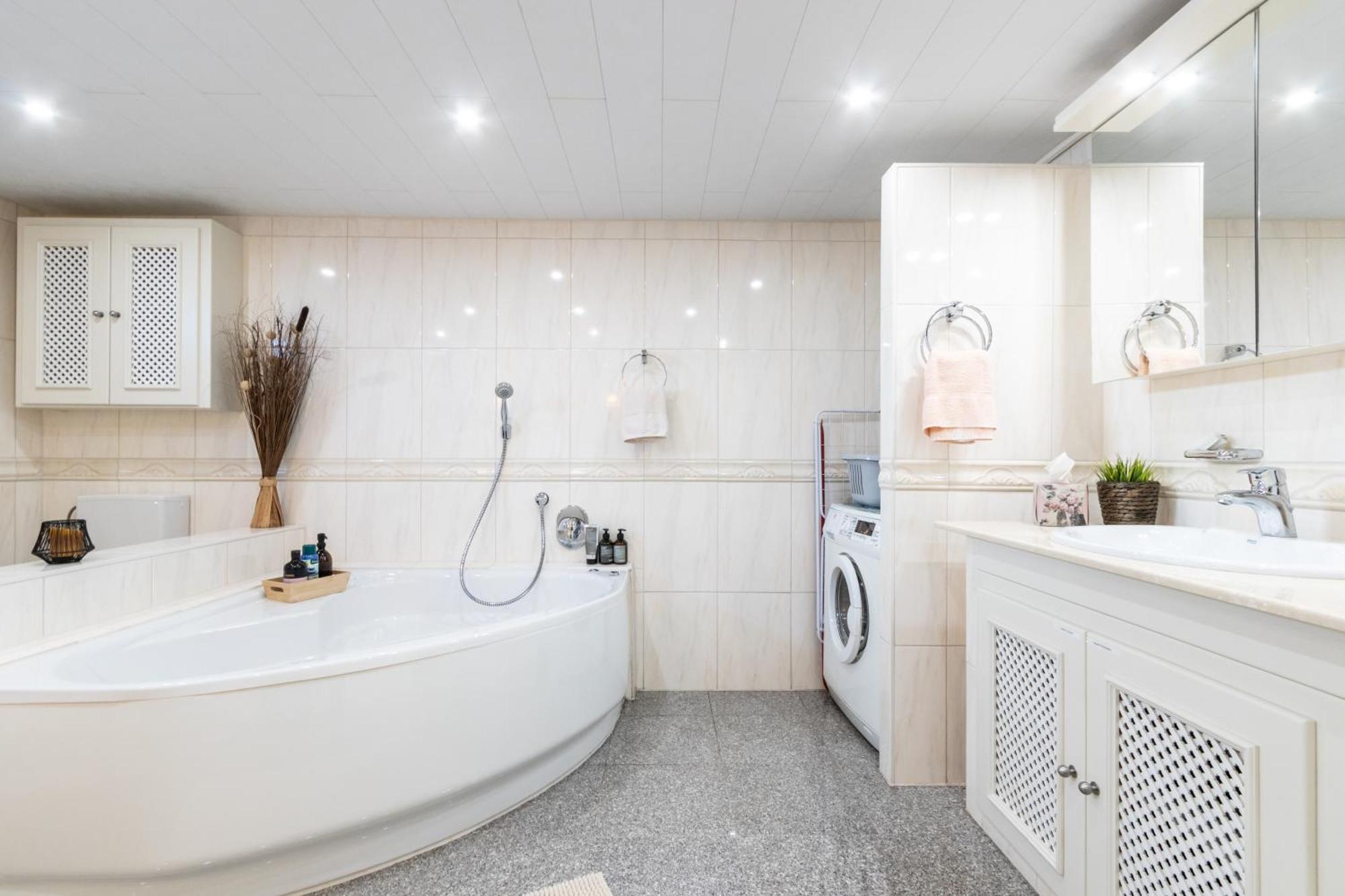 Eifelbergversteck Grosse Und Moderne Einliegerwohnung In Mayen Luaran gambar